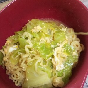 煮込みキャベツとふんわり卵のラーメン